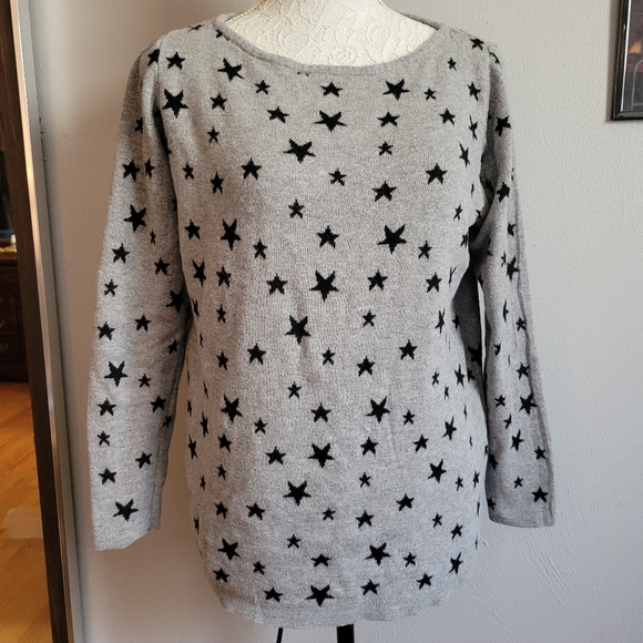 H&M Star Sweater - Picture 2 of 3